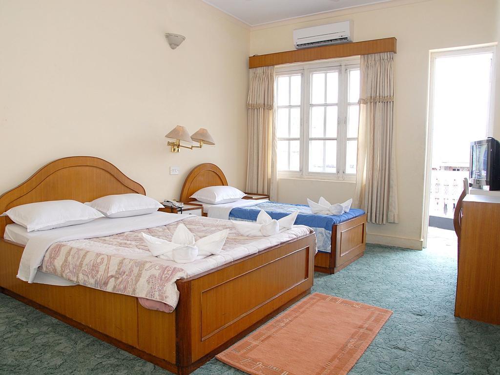 Hotel Blue Heaven 포카라 외부 사진